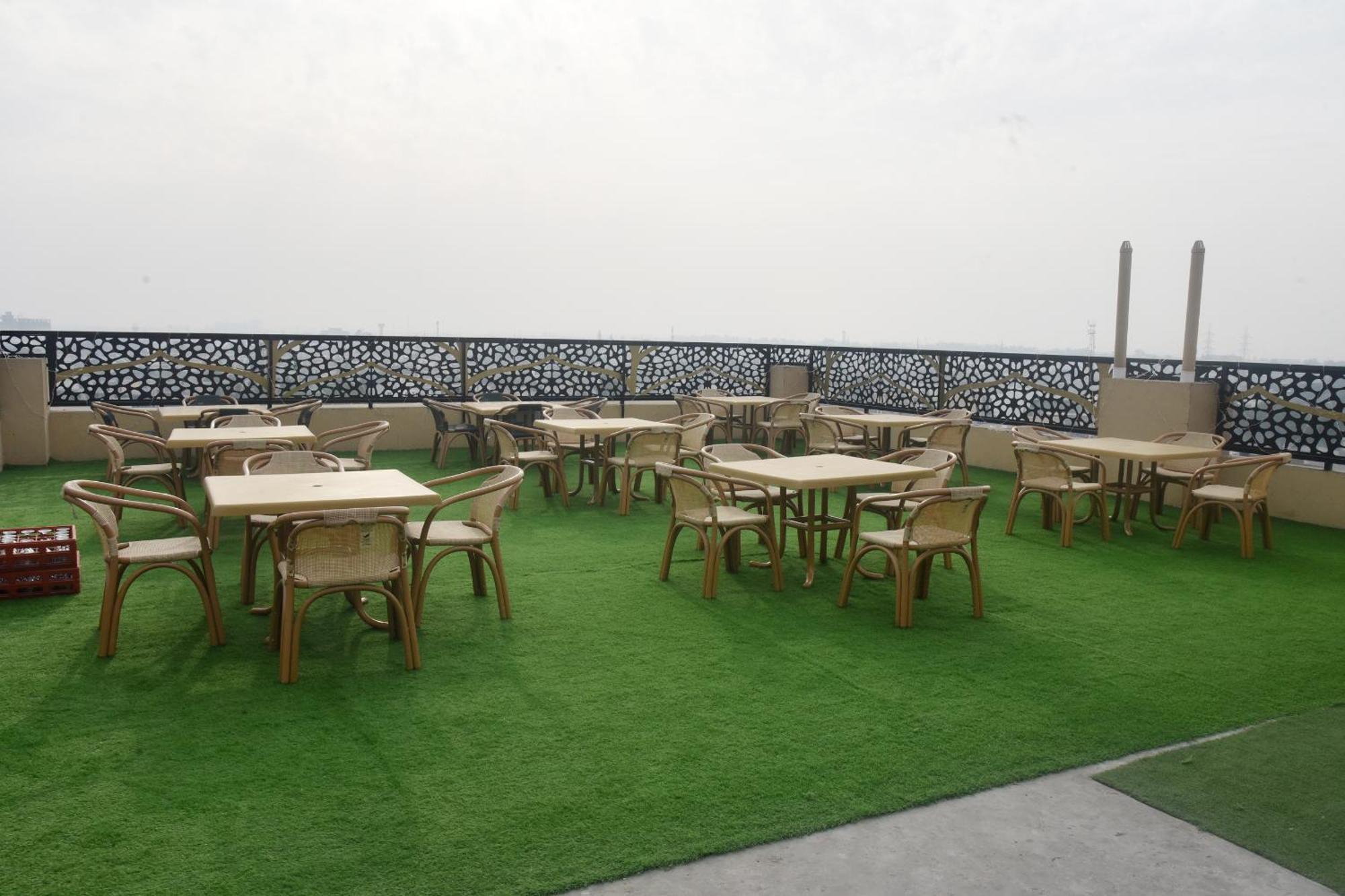 The Rich Hotel & Apartments Lahore Extérieur photo