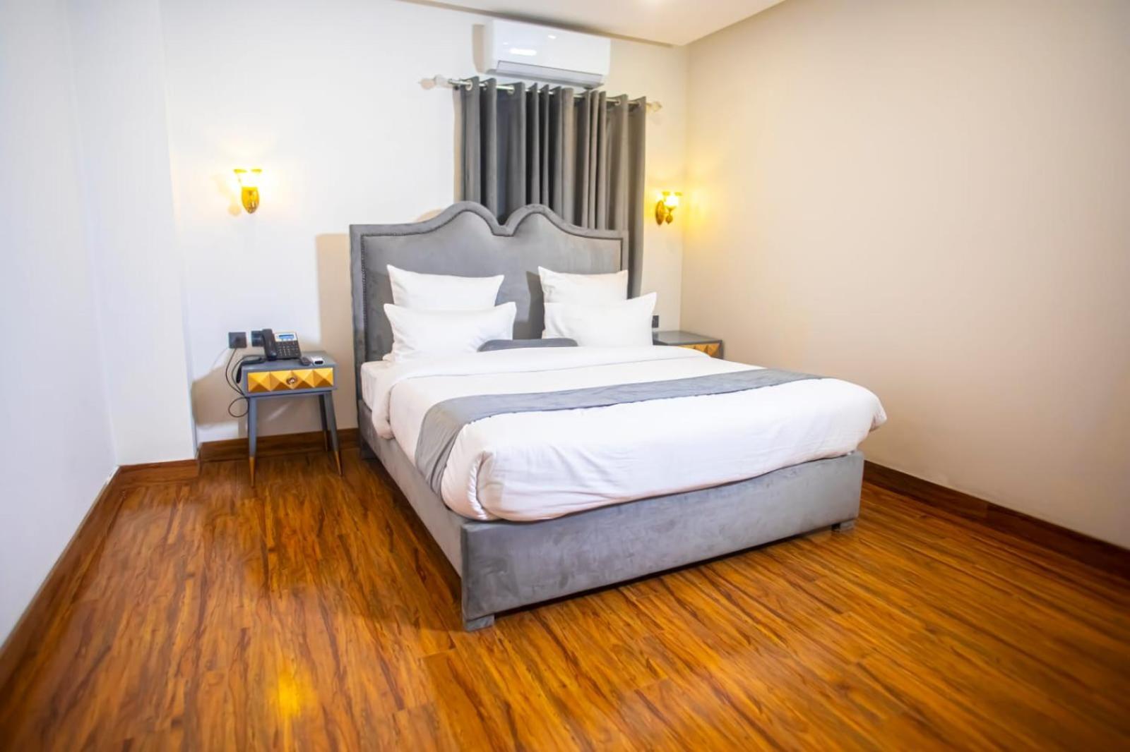 The Rich Hotel & Apartments Lahore Extérieur photo