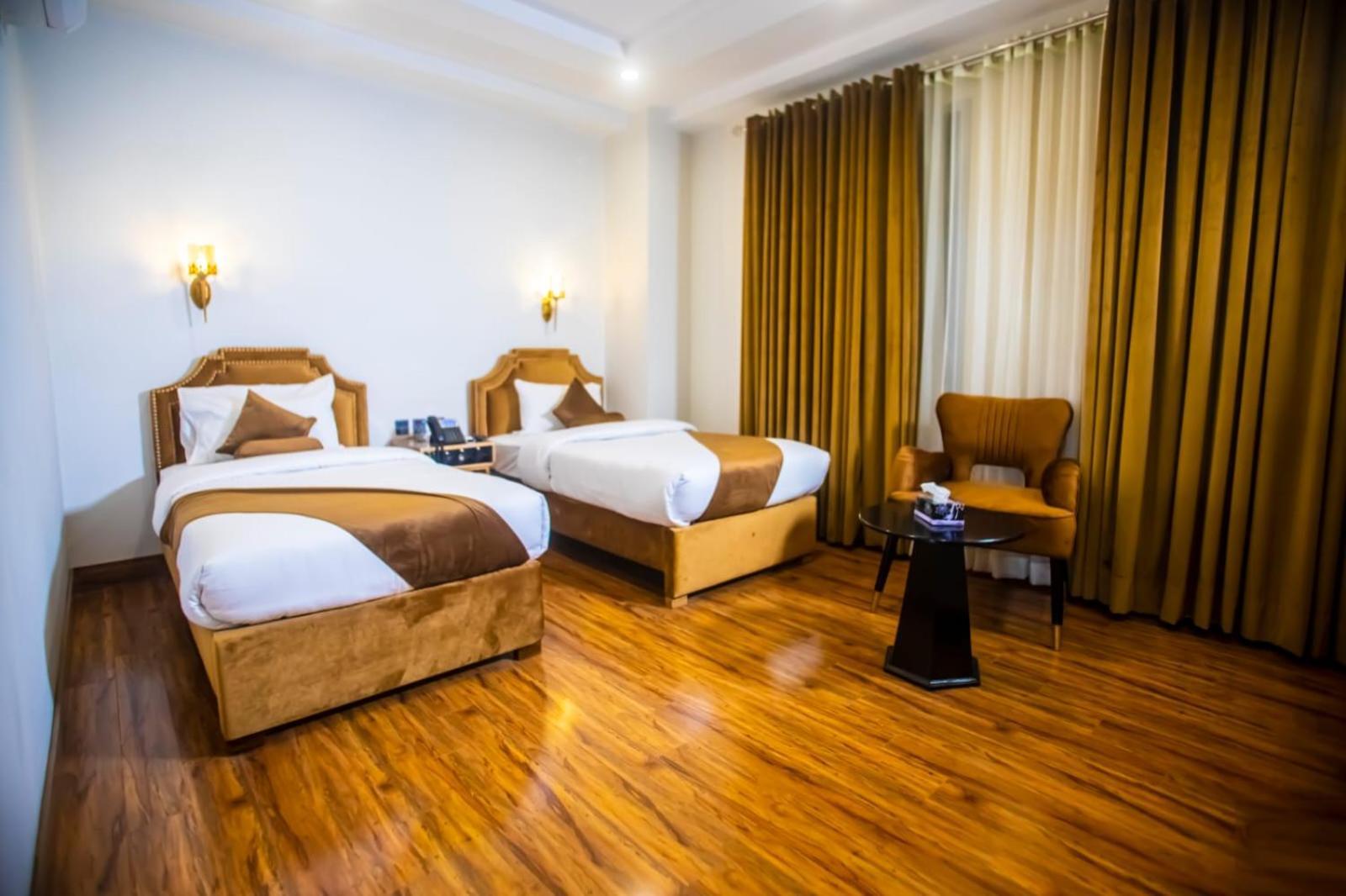 The Rich Hotel & Apartments Lahore Extérieur photo