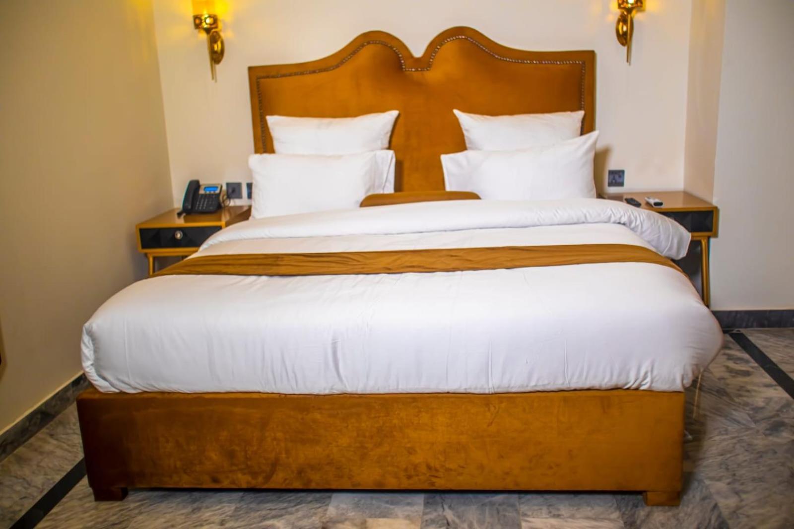 The Rich Hotel & Apartments Lahore Extérieur photo