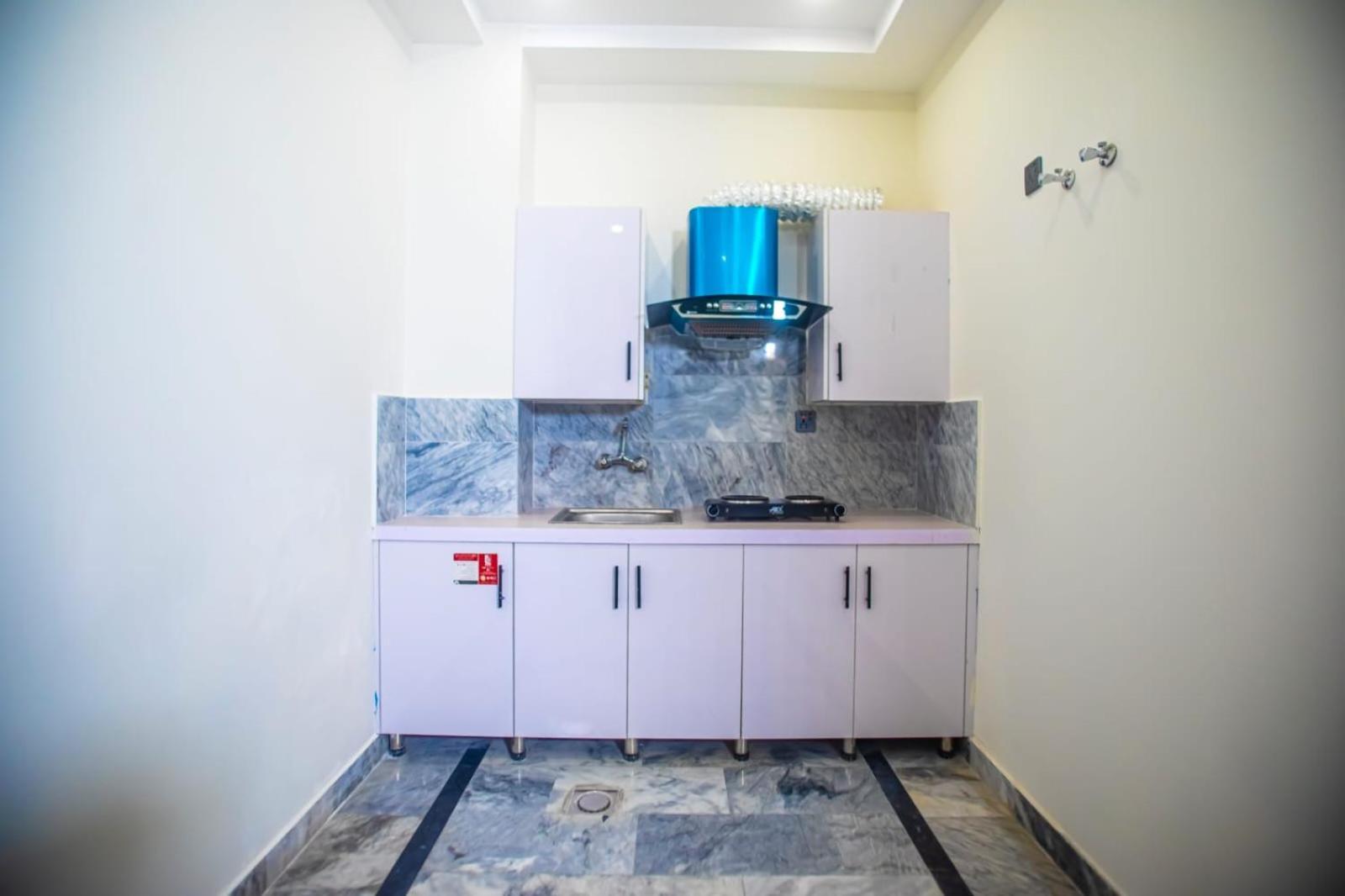 The Rich Hotel & Apartments Lahore Extérieur photo