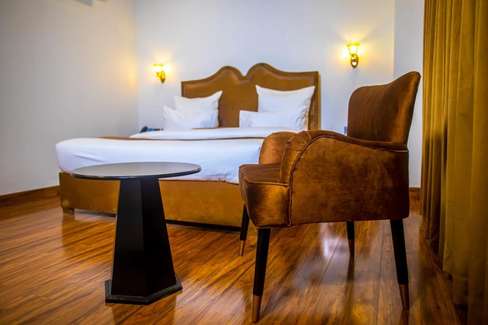 The Rich Hotel & Apartments Lahore Extérieur photo