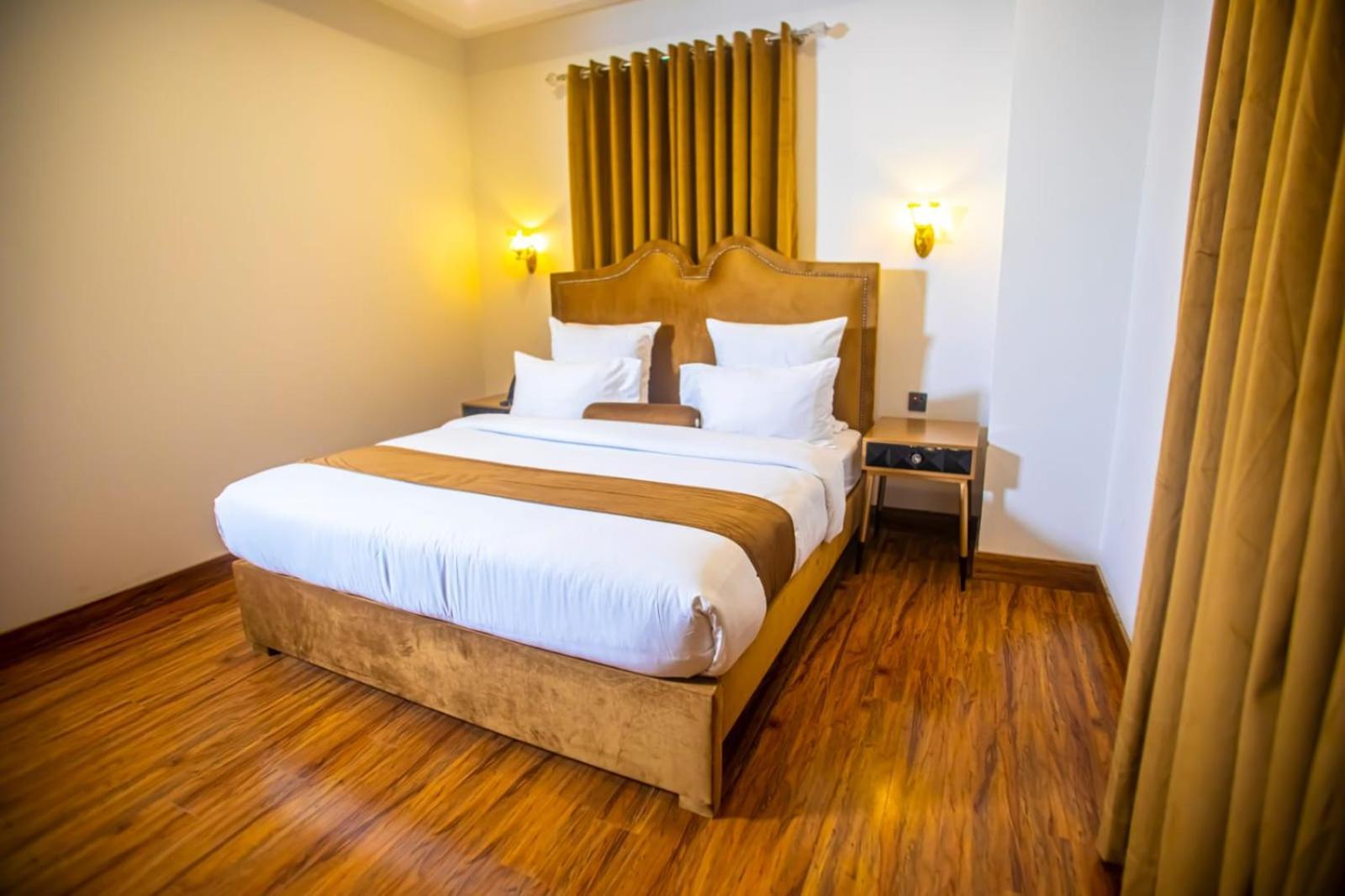 The Rich Hotel & Apartments Lahore Extérieur photo