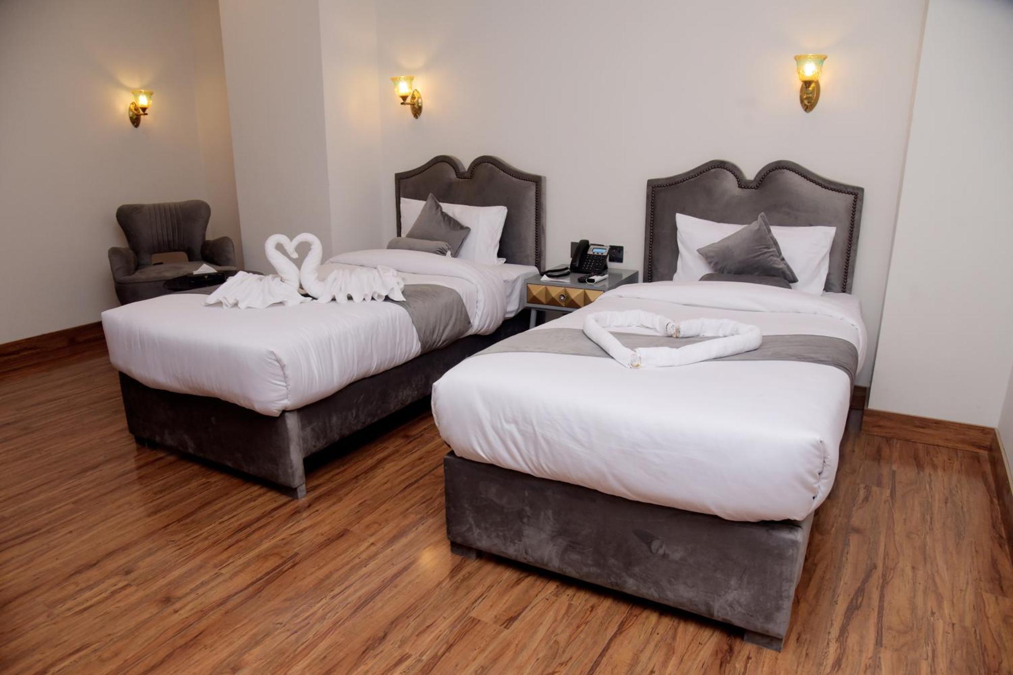 The Rich Hotel & Apartments Lahore Extérieur photo