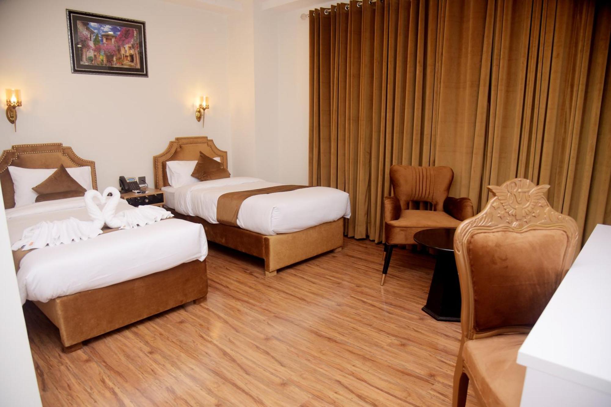 The Rich Hotel & Apartments Lahore Extérieur photo
